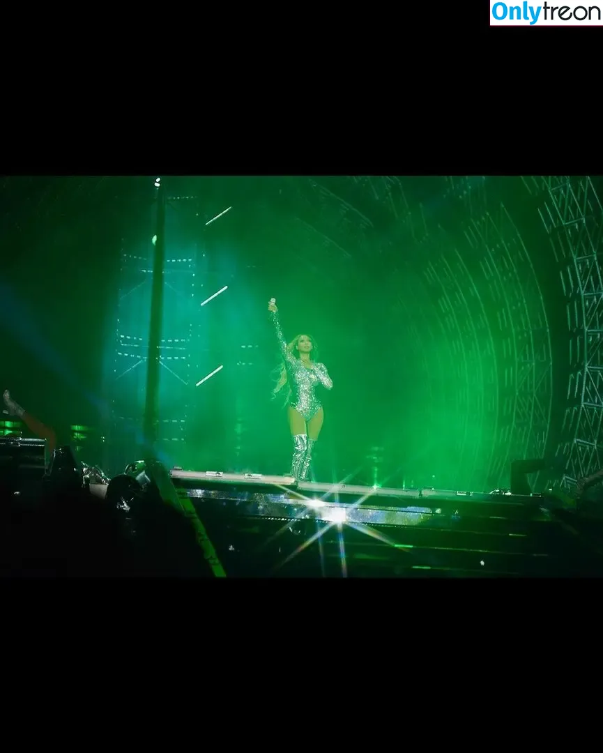 Beyonce nude photo #0560 (beyoncenavago)