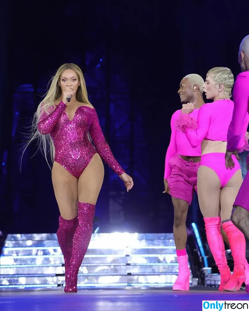 Beyonce nude photo #0573 (beyoncenavago)