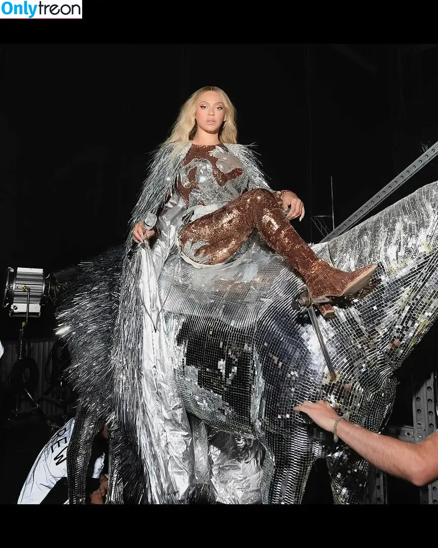 Beyonce nude photo #0577 (beyoncenavago)