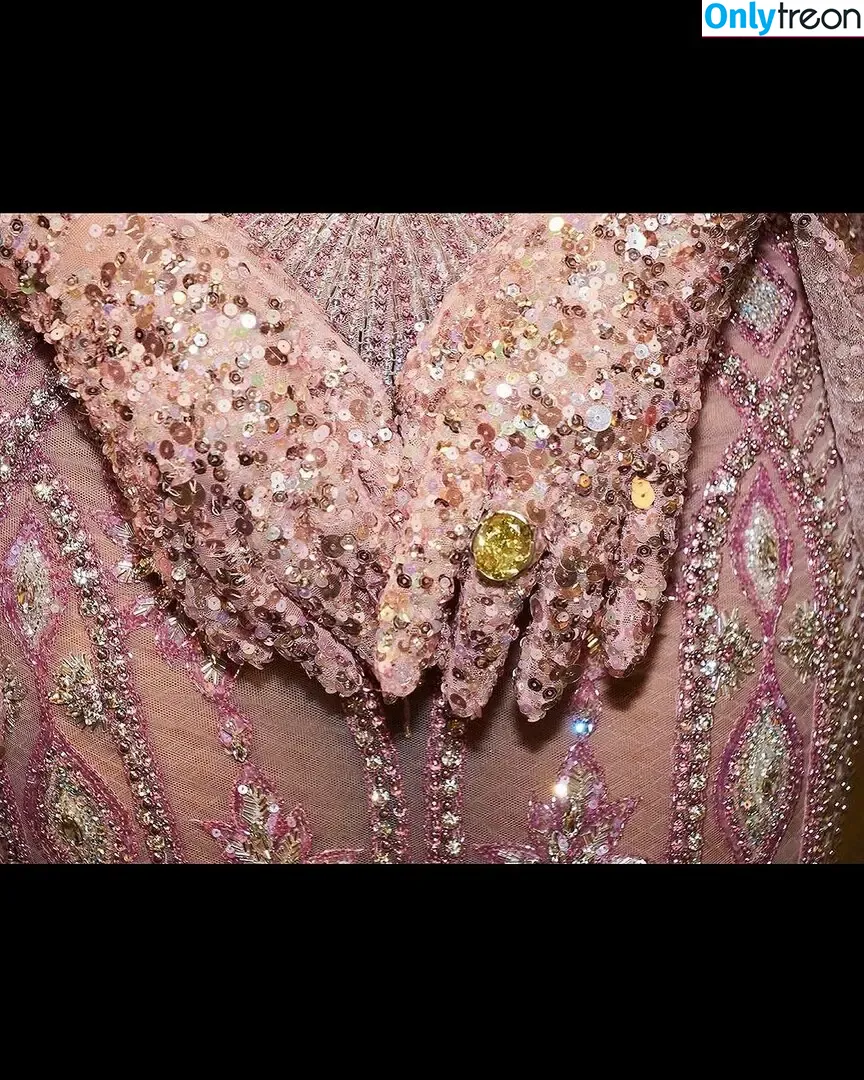 Beyonce nude photo #0586 (beyoncenavago)
