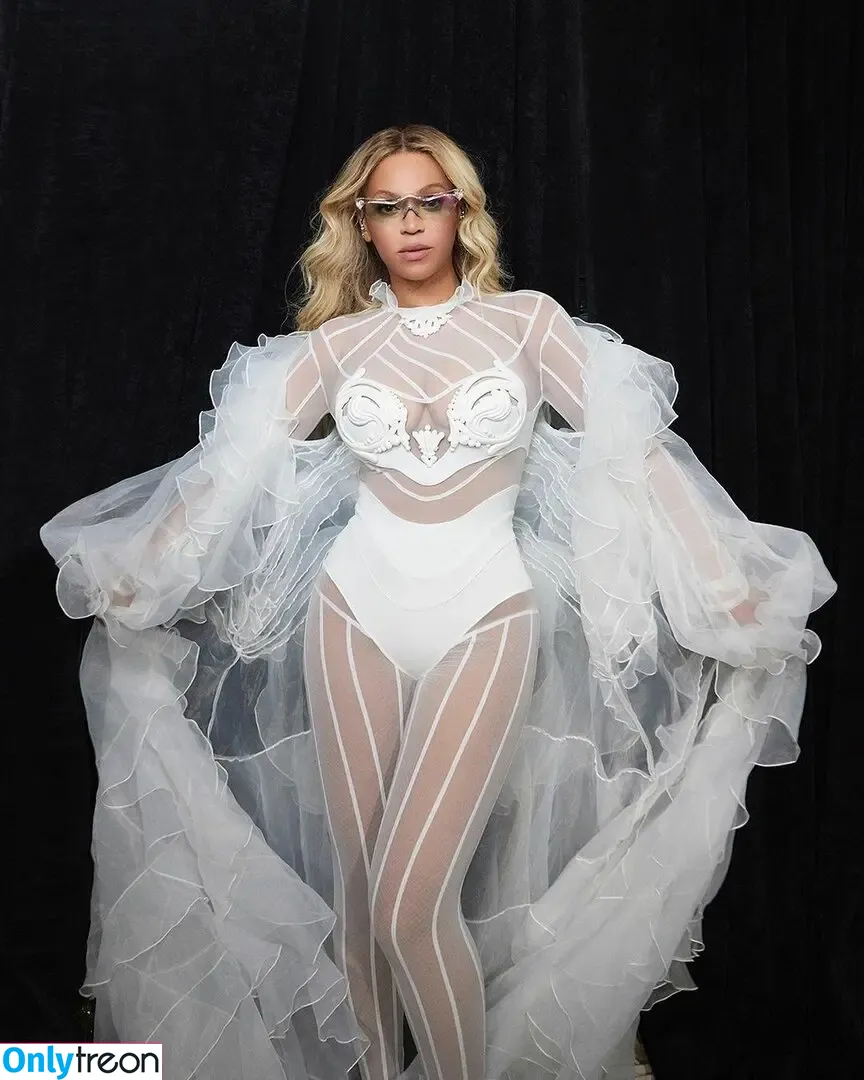 Beyonce nude photo #0598 (beyoncenavago)