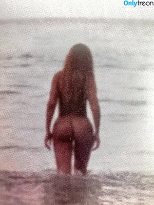Beyonce / beyoncenavago nude photo #1395