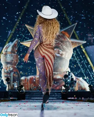 Beyonce / beyoncenavago nude photo #1417