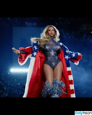 Beyonce / beyoncenavago nude photo #1430