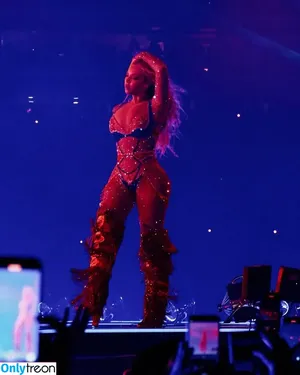 Beyonce / beyoncenavago nude photo #1435