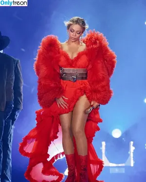 Beyonce / beyoncenavago nude photo #1440