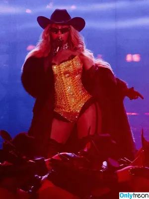 Beyonce / beyoncenavago nude photo #1448
