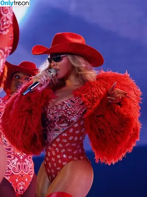 Beyonce / beyoncenavago nude photo #1449