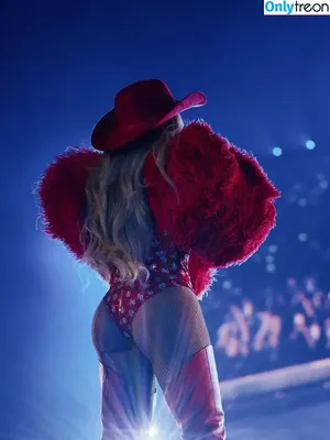 Beyonce / beyoncenavago nude photo #1459