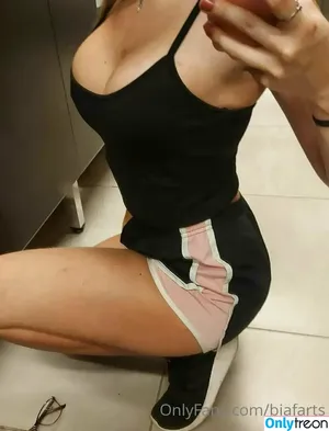 bia.farts / bia_farts / emiliafarts nude photo #0024
