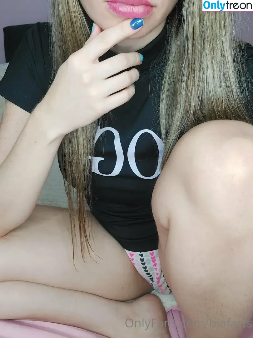 bia.farts nude photo #0001 (bia_farts / emiliafarts)