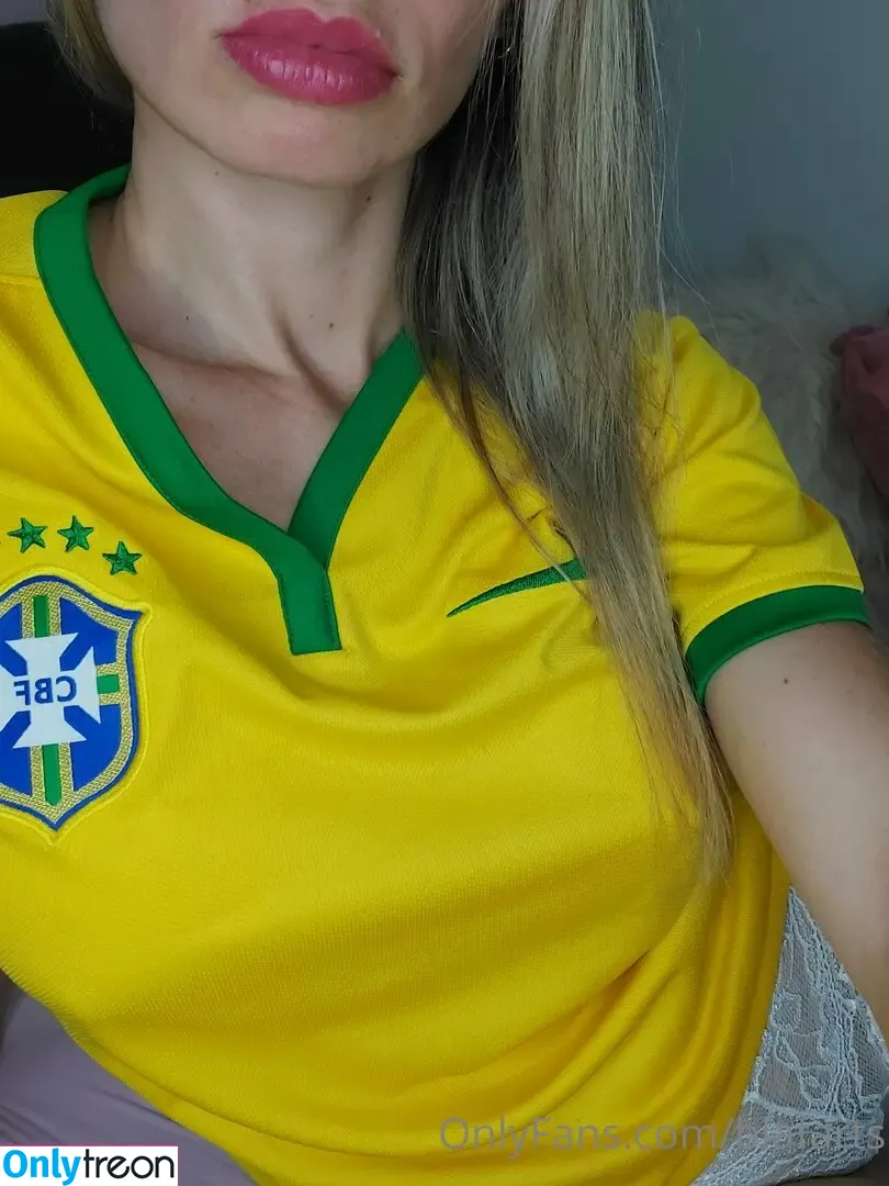 bia.farts nude photo #0038 (bia_farts / emiliafarts)