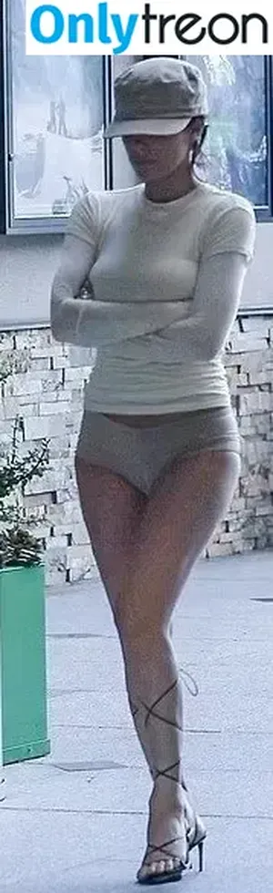 Bianca Censori / bianca.censori_official / biancacensori_official nude photo #1235