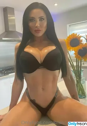 biancalabomb / itsbiancaofficial nude photo #0011