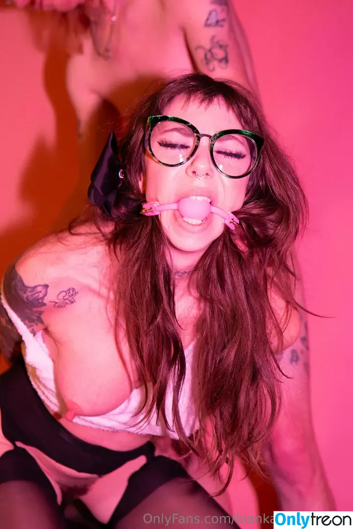 biankastrangefree nude photo #0016 (biankastrange)