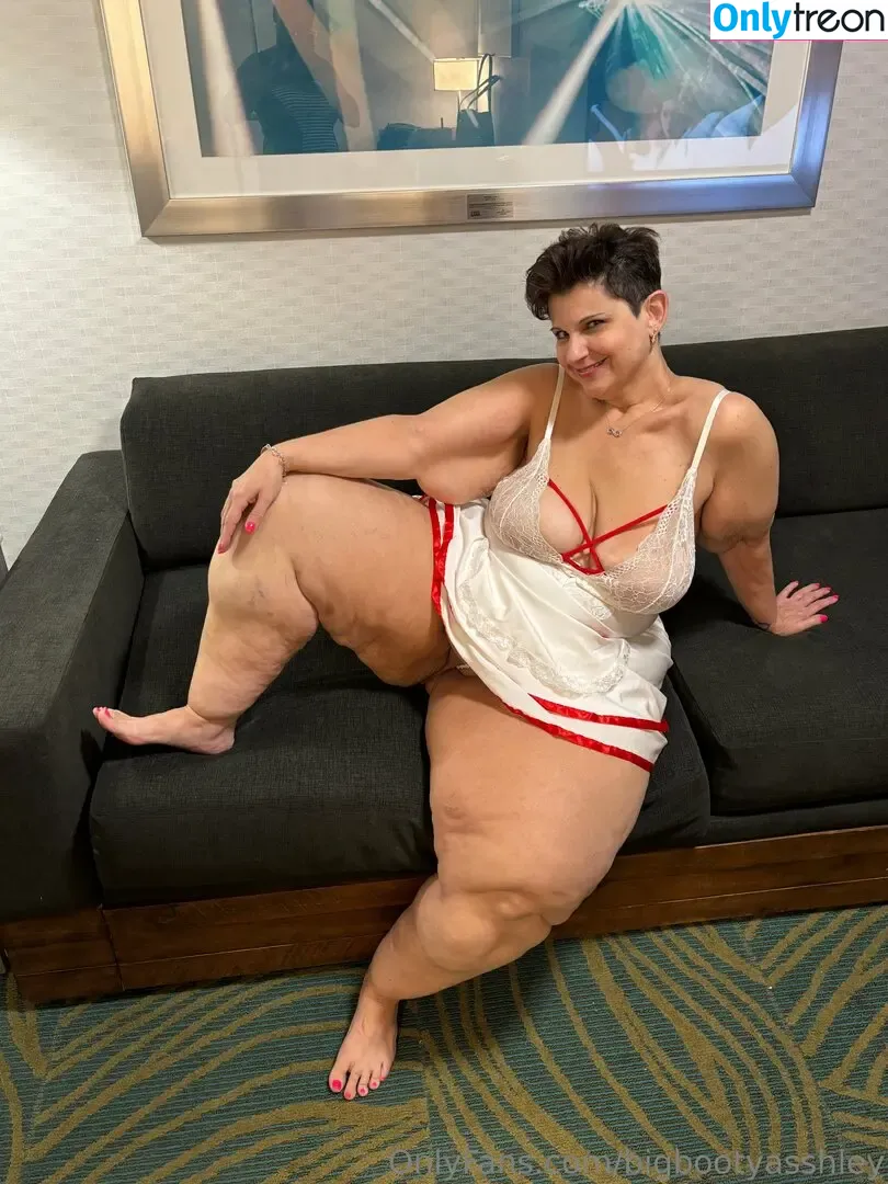 bigbootyasshley nude photo #0269 (the_real_bigbootyasshley)