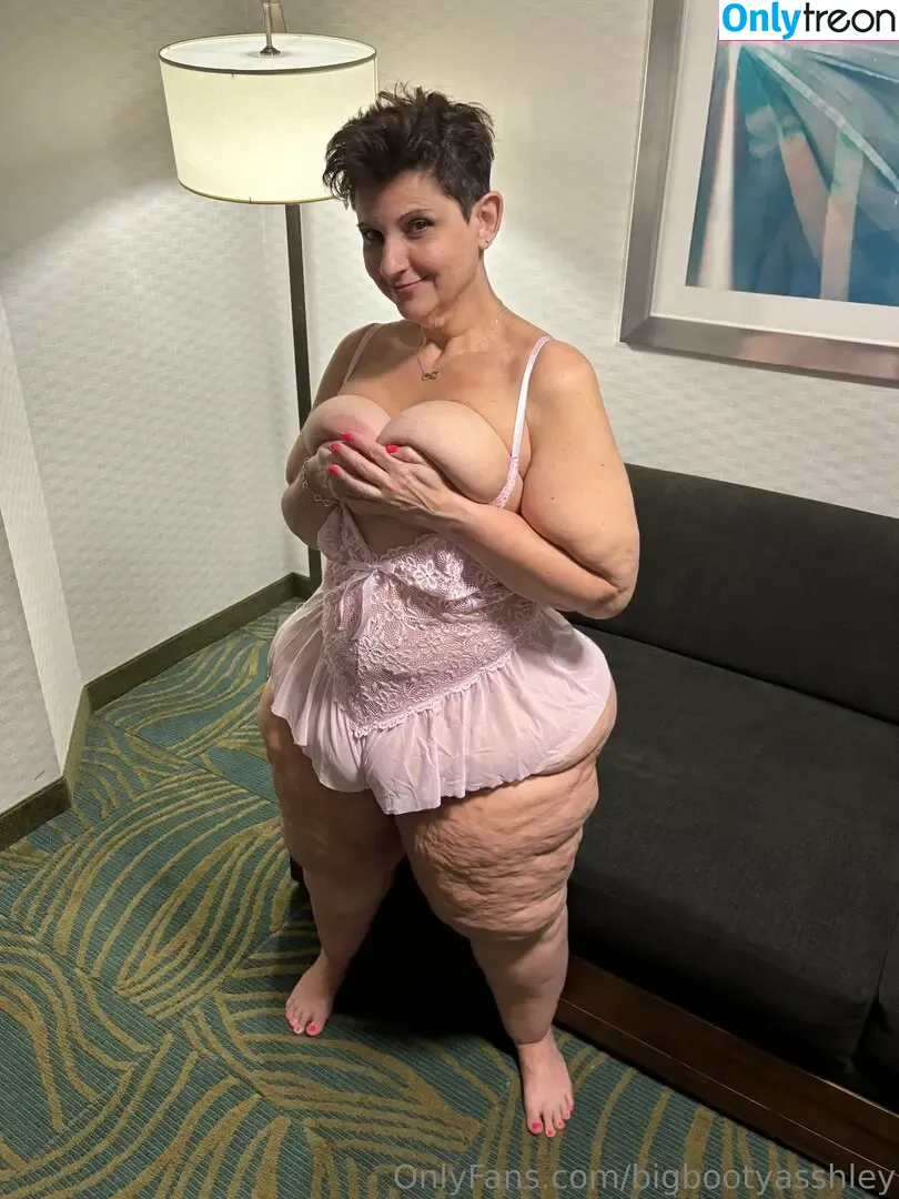 bigbootyasshley nude photo #0302 (the_real_bigbootyasshley)