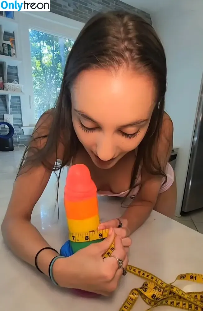 bigbootybaileyvip nude photo #0155 (valentinazenere)