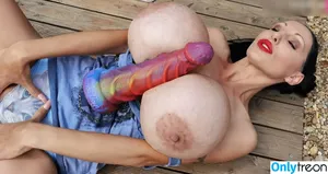 bigbustystar nude photo #0004