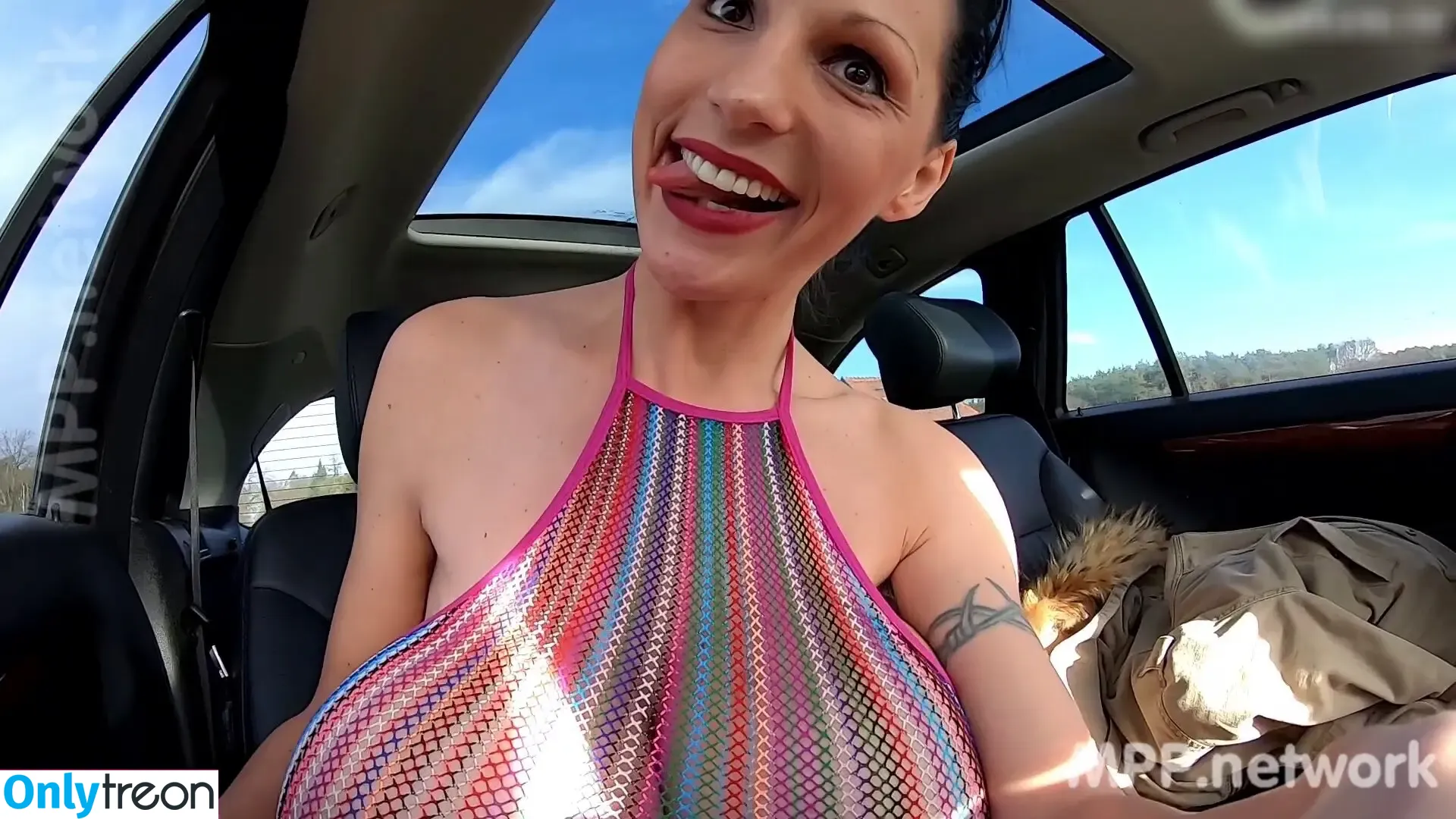 bigbustystar nude photo #0044 (bigbustystar)