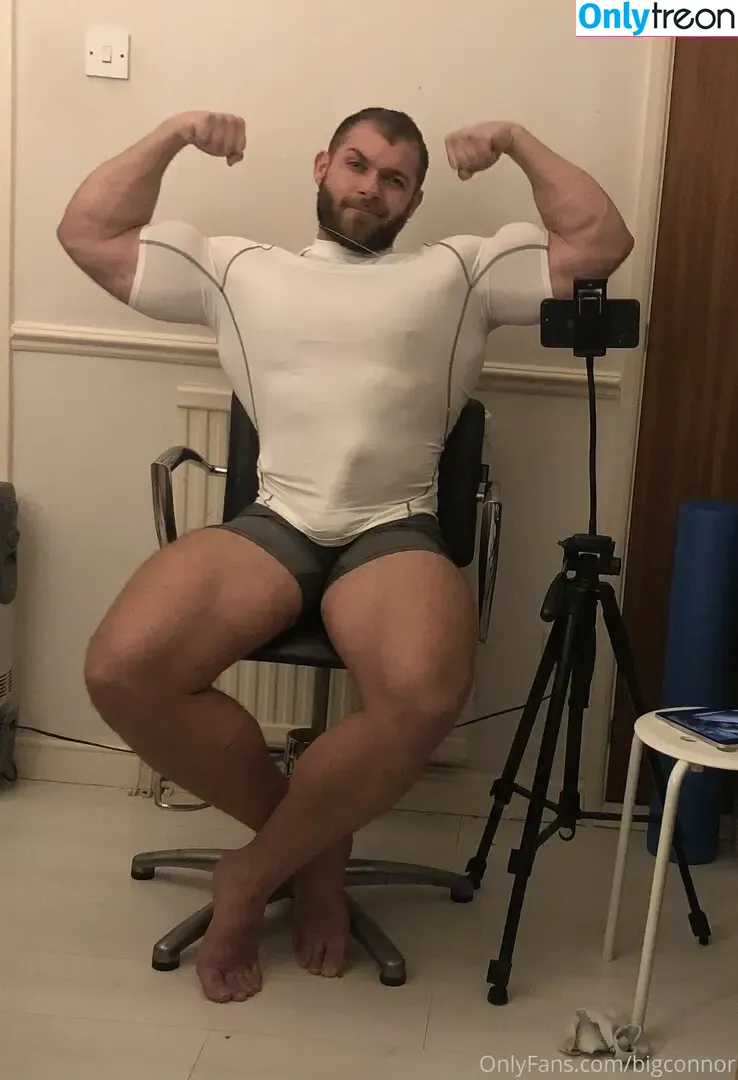 bigconnor nude photo #0012 (connorrudelhoff)