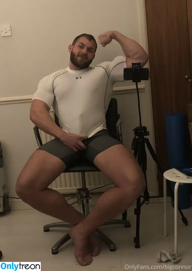 bigconnor nude photo #0013 (connorrudelhoff)