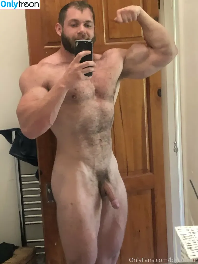 bigconnor nude photo #0074 (connorrudelhoff)