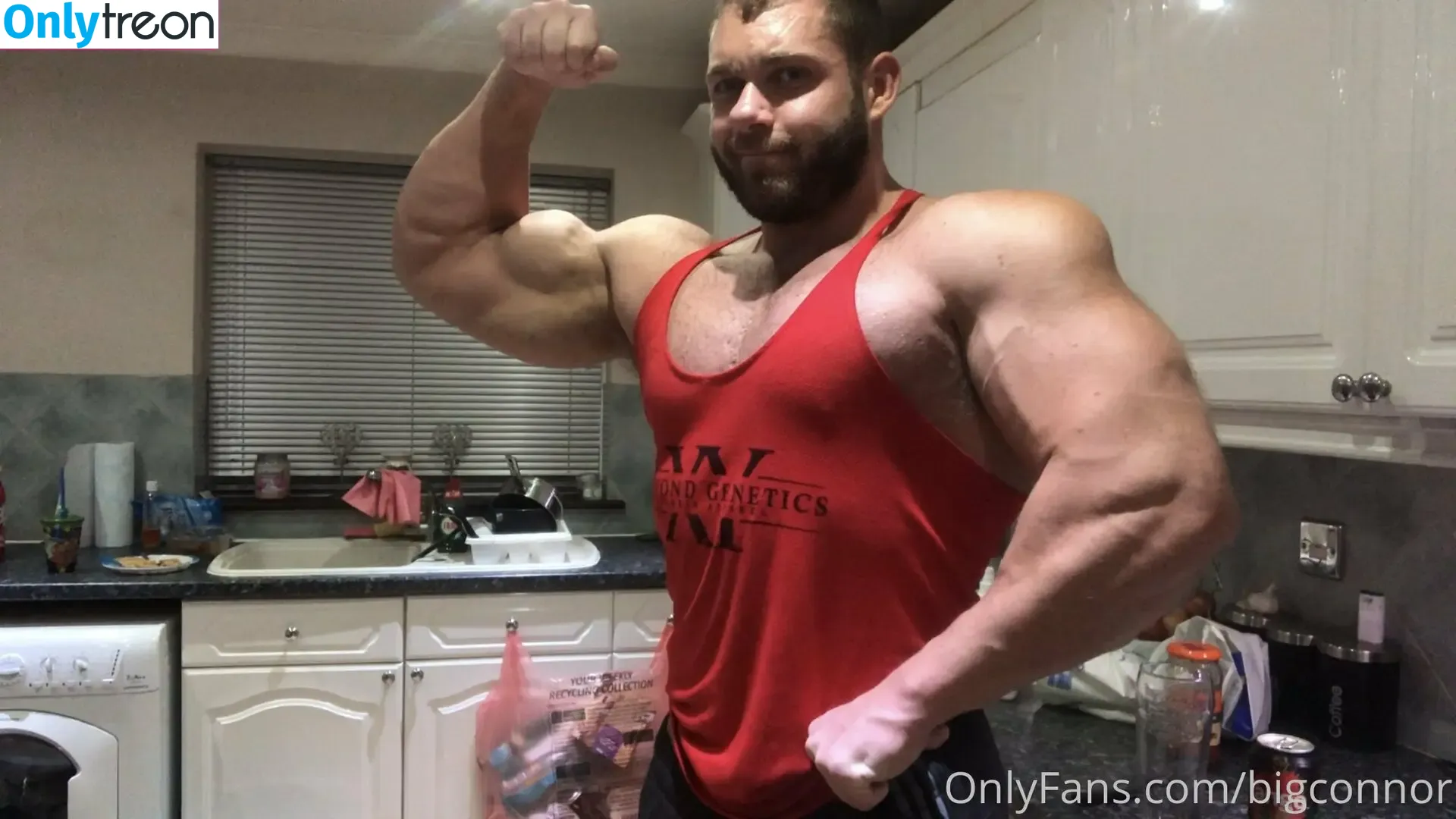 bigconnor nude photo #0079 (connorrudelhoff)
