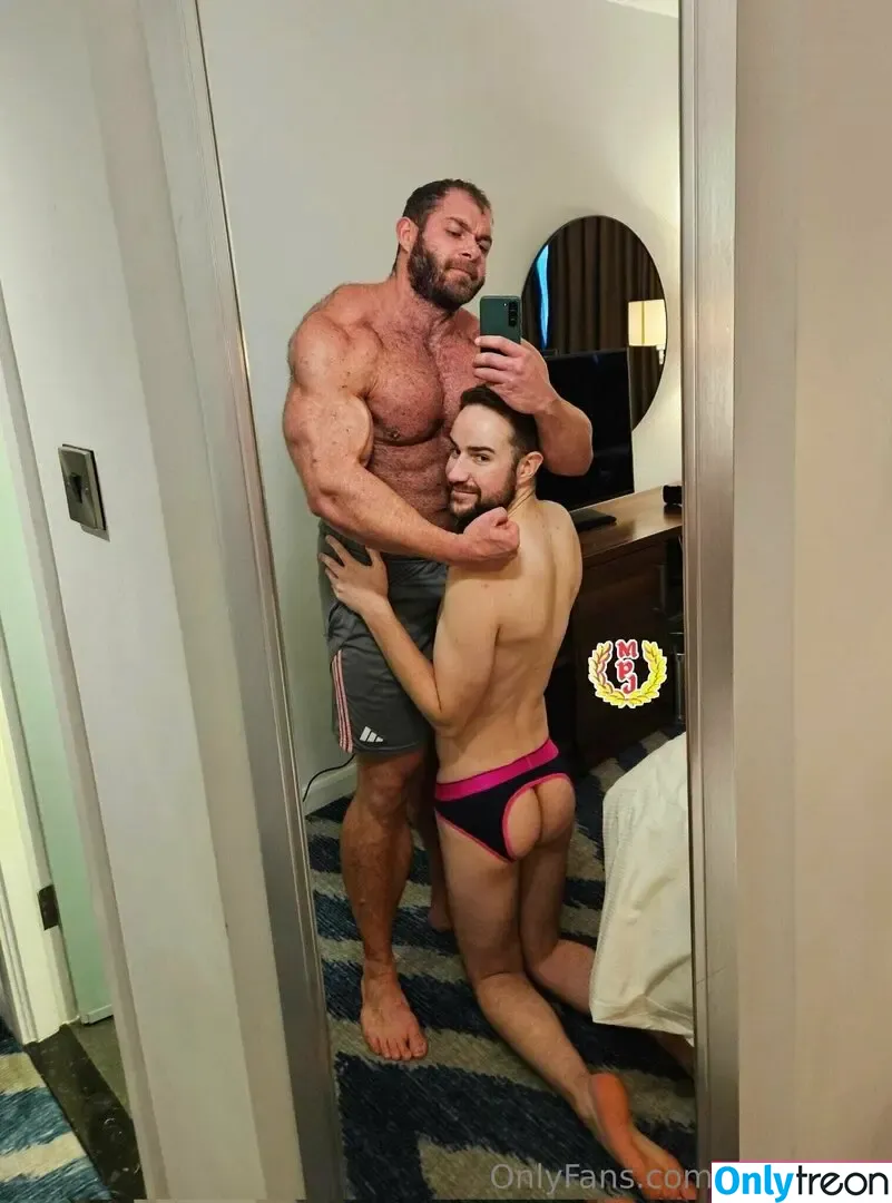 bigconnor nude photo #0087 (connorrudelhoff)