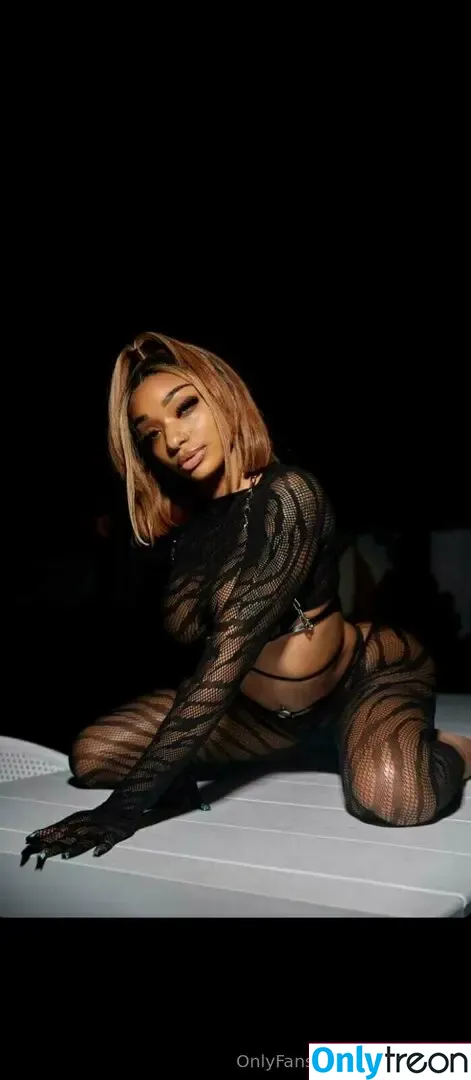 bigmfyellaa nude photo #0009 (bigmfyellaa)