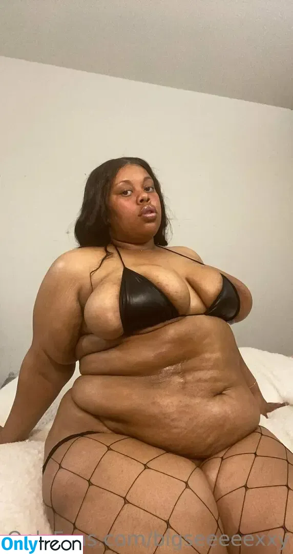 bigseeeeexxy nude photo #0504 (bigseeeeeexxy)