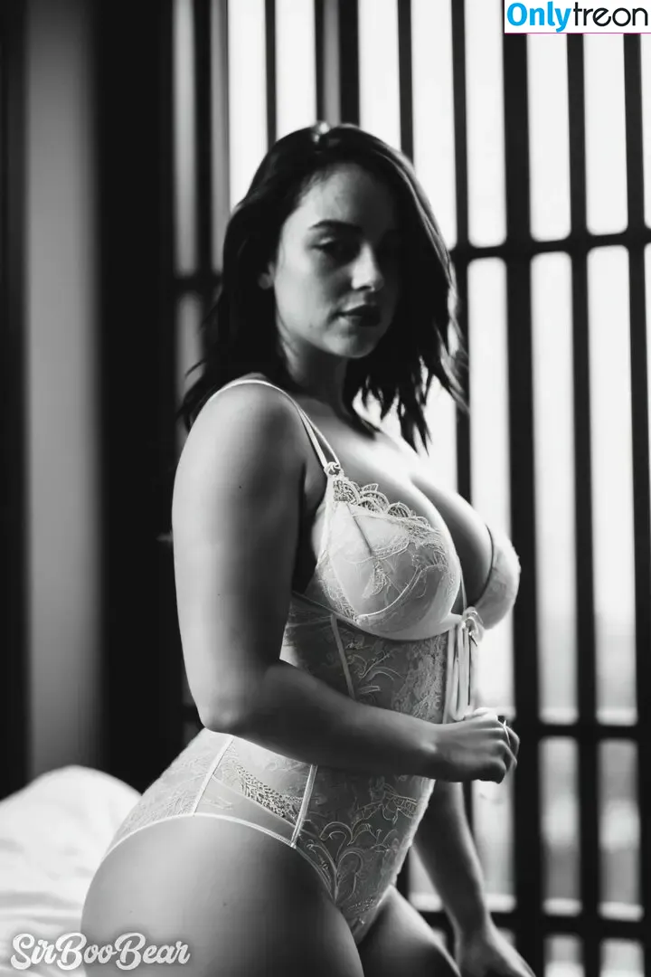 Billie Eilish Fake nude photo #0392 (billeeilish / billieeilish)