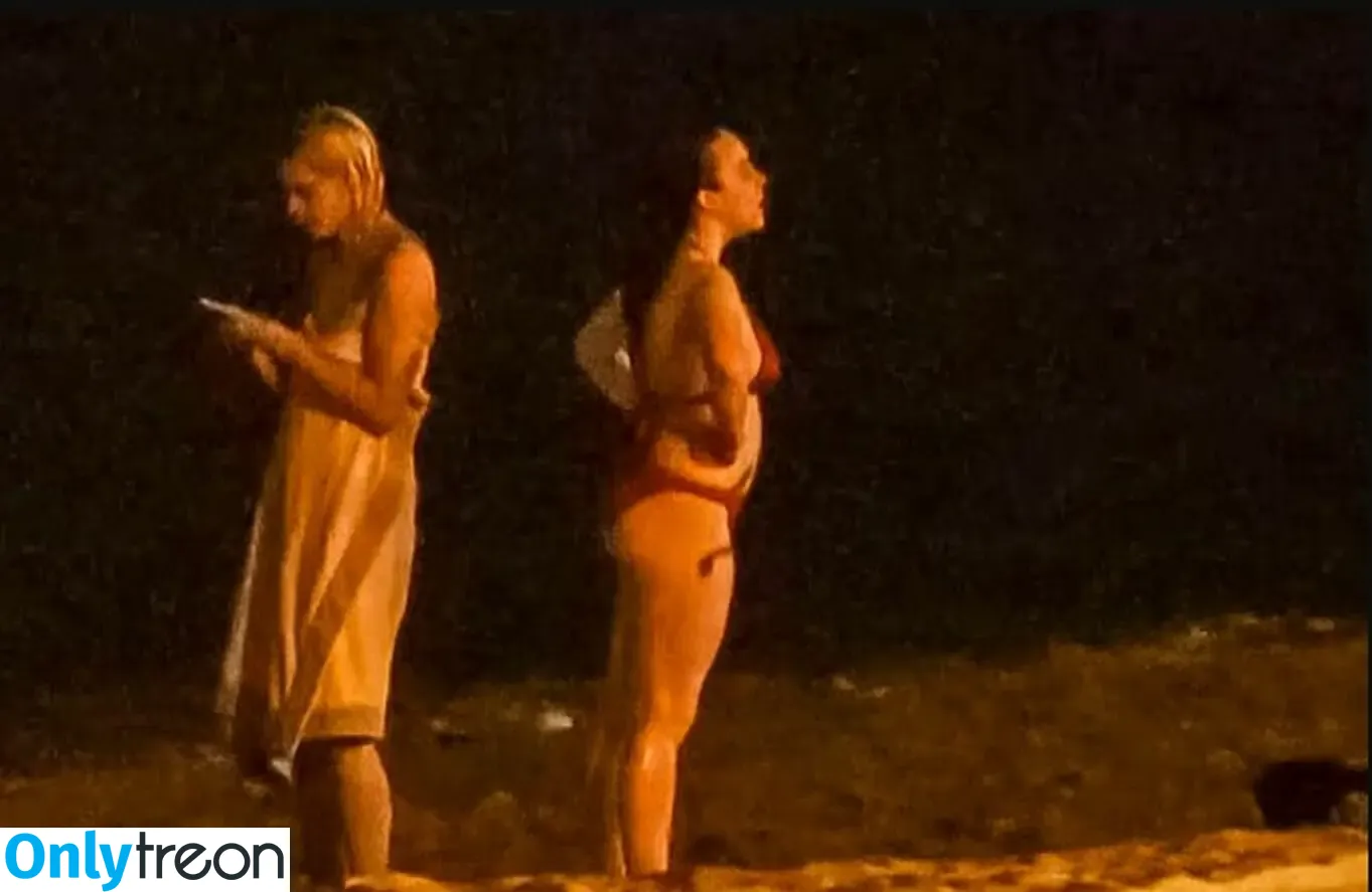 Billie Eilish nude photo #4051 (Fake / billeeilish / billieeilish)