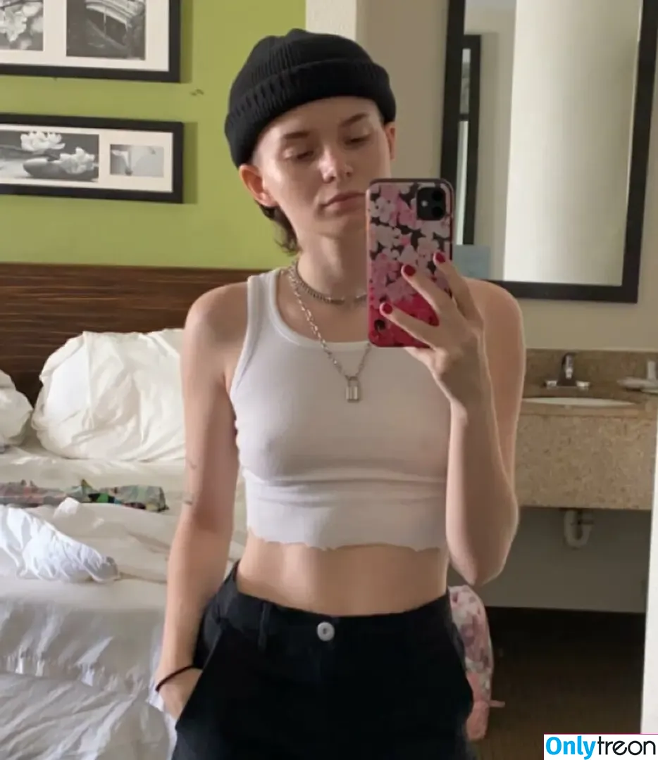 Bimbowbambi nude photo #0001 (altbarbiewaifu / cringe.wvrthy)