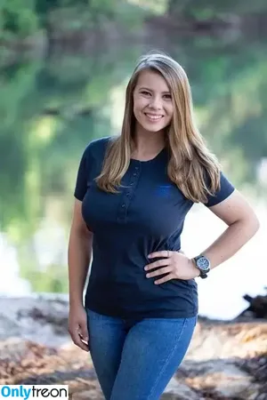 Bindi Sue Irwin / bindisueirwin nude photo #0015