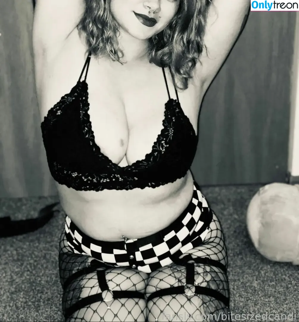 bitesizedcandi nude photo #0005 (bitesizedcandies)