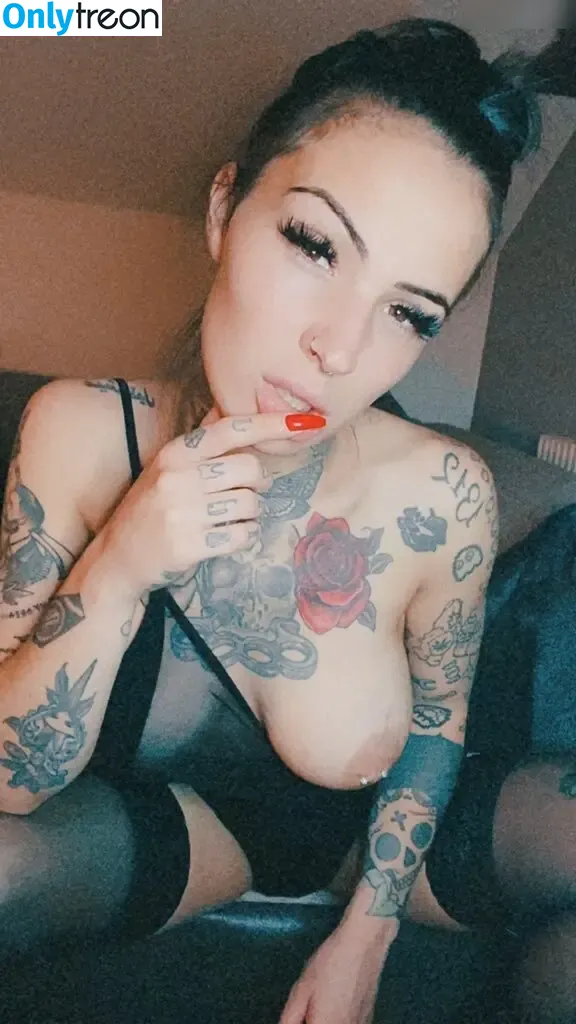 Blackmoon_raven nude photo #0005 (Blackmoon_raven)
