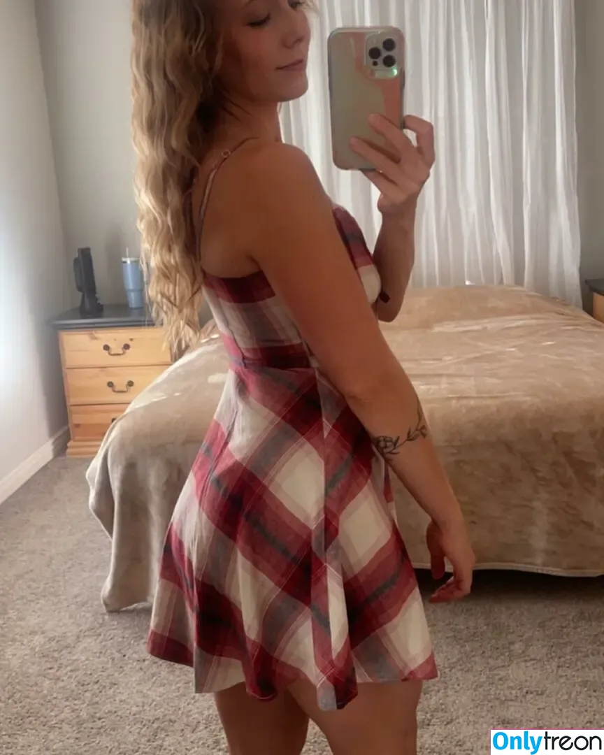 Blair Hollow nude photo #0014 (Hollow_blair / blairhollow)