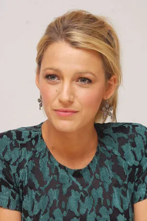 Blake Lively / blakelively nude photo #0108