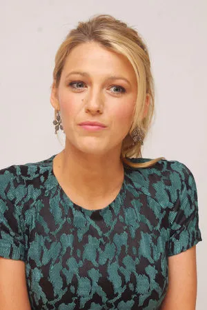 Blake Lively / blakelively nude photo #0111