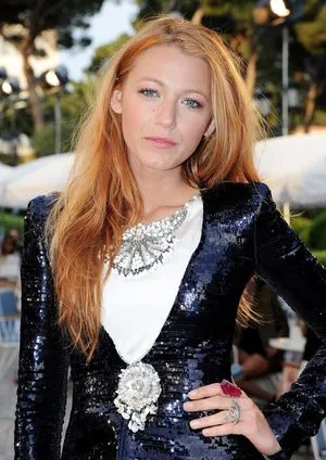 Blake Lively / blakelively nude photo #0124