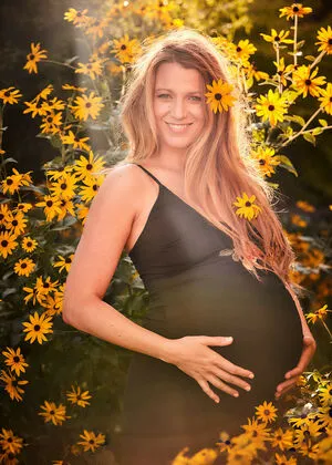 Blake Lively / blakelively nude photo #0180