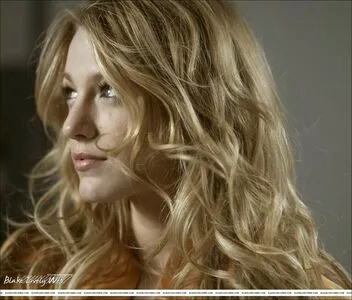 Blake Lively / blakelively nude photo #0225