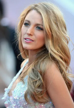 Blake Lively / blakelively nude photo #0232