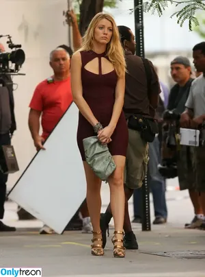Blake Lively / blakelively nude photo #0516