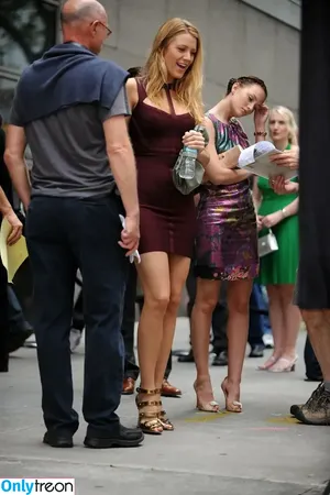 Blake Lively / blakelively nude photo #0531