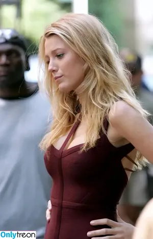 Blake Lively / blakelively nude photo #0537
