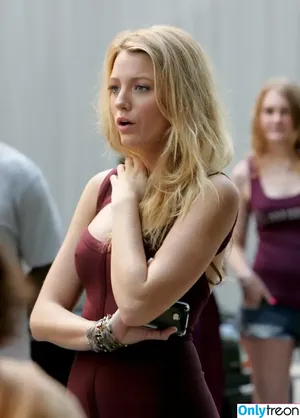 Blake Lively / blakelively nude photo #0540
