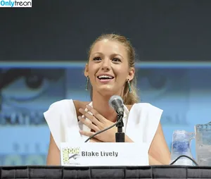 Blake Lively / blakelively nude photo #0568