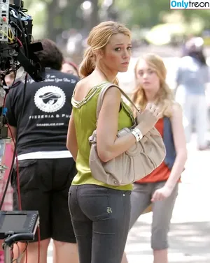 Blake Lively / blakelively nude photo #0605